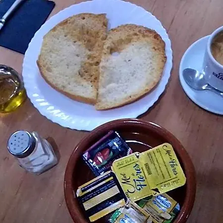 La Barbacana Han/Misafirhane Tramacastiel